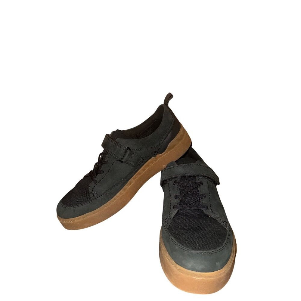 Clark’s Youth Odor Control Sneaker Shoes Size 6 Youth